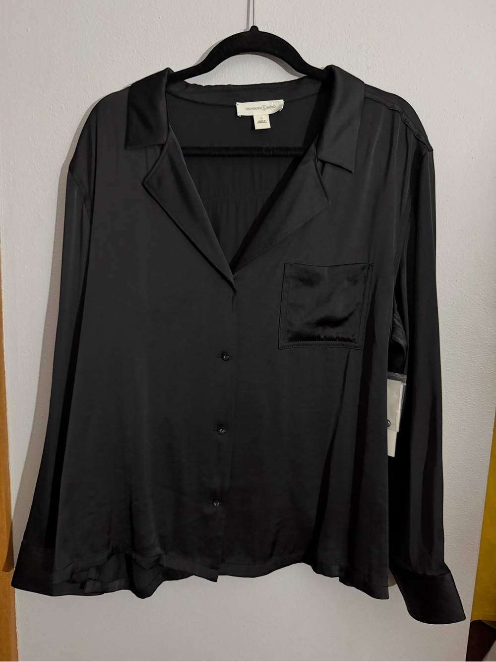Treasure & Bond Black Satin-Feel Button Front Blouse